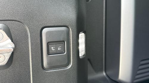 Land Rover Defender Photo at-da5f7fe258a149f884dedb4e830a007d.jpg