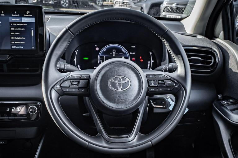 Used Toyota Yaris VK74XMR 13