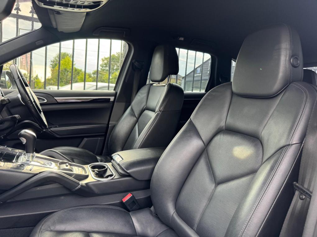 Used Porsche Cayenne LH62AAE 8