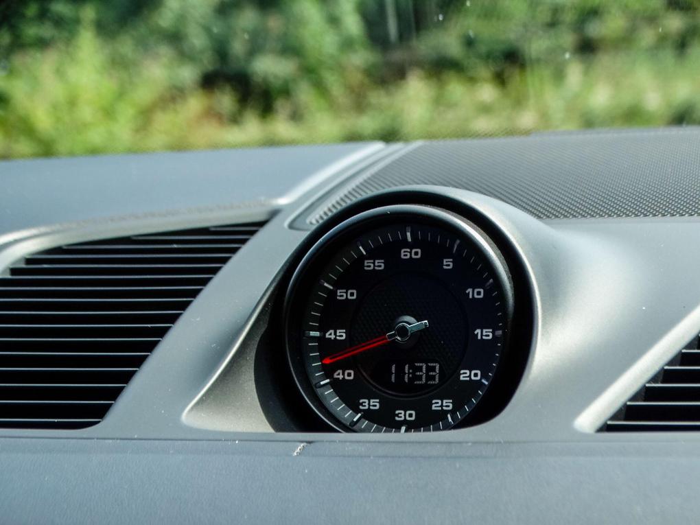 Used Porsche Cayenne YE69XJW 24