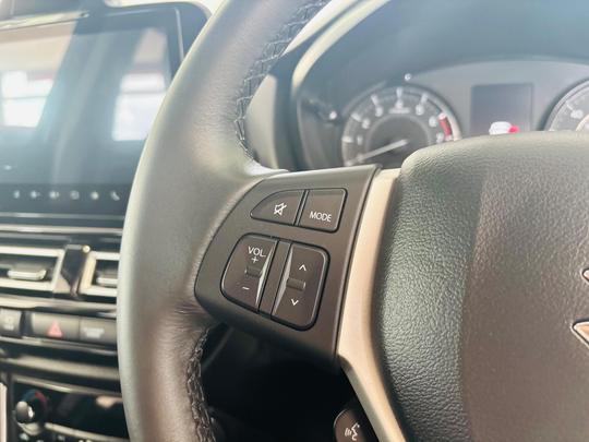 Suzuki S-Cross Photo at-dad96310e1d2482c83dafdfe3af3dbd5.jpg
