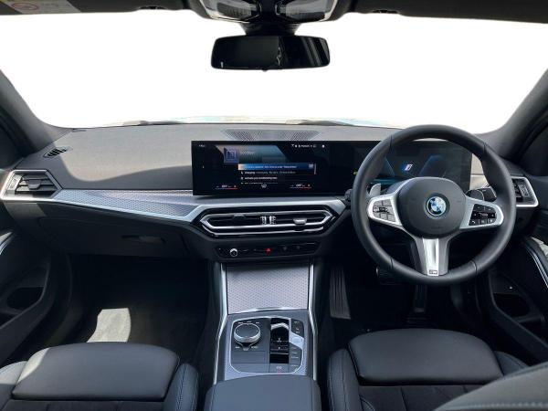 BMW 3 Series Photo at-dae3d0dbad9444af826e86c328fac8b8.jpg