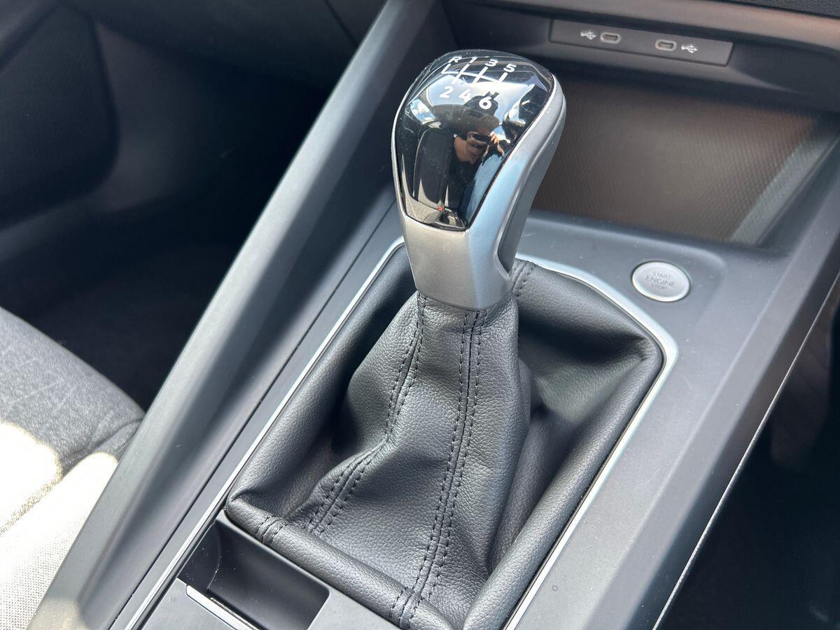 Volkswagen Golf Photo at-dae61b515b7a4c8ca3df232074f57527.jpg