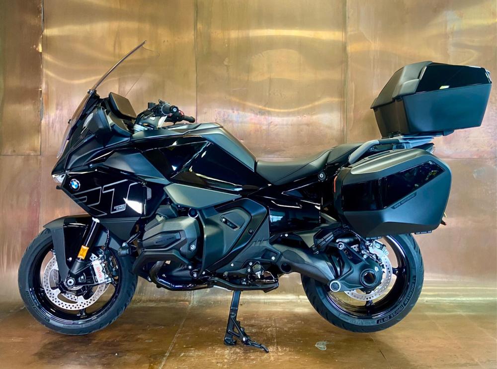 BMW R 1300 RT Photo at-dae9e990cd874e718a96ec095ac53278.jpg
