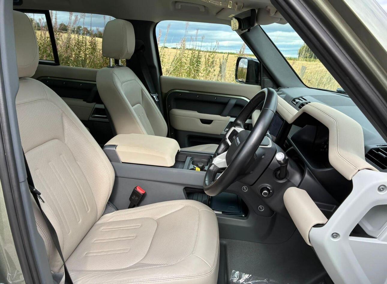 Land Rover Defender 110 3.0 D250 MHEV First Edition Auto 4WD Euro 6 (s/s) 5dr — photo 3
