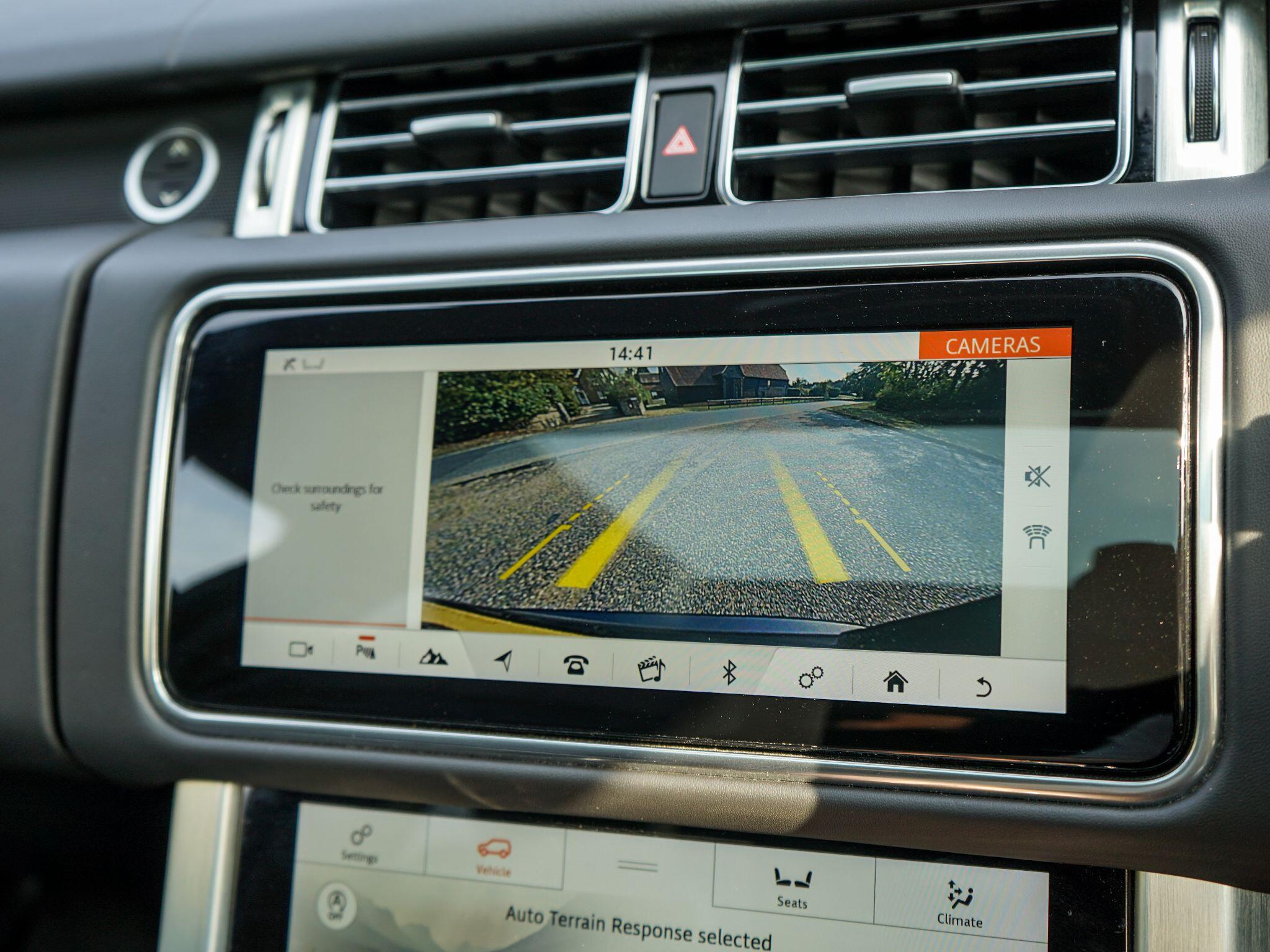 Land Rover Range Rover 3.0 D300 MHEV Vogue SE SUV 5dr Diesel Auto 4WD Euro 6 (s/s) (300 ps) — photo 25