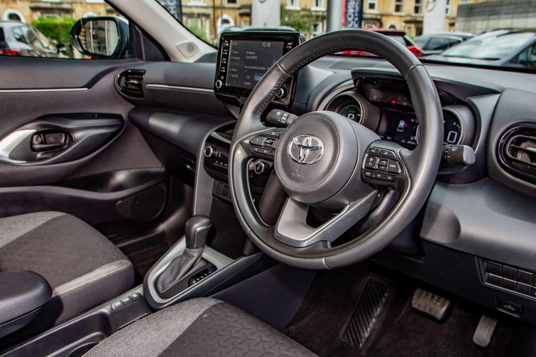 Used Toyota Yaris Cross WN73OMU 11