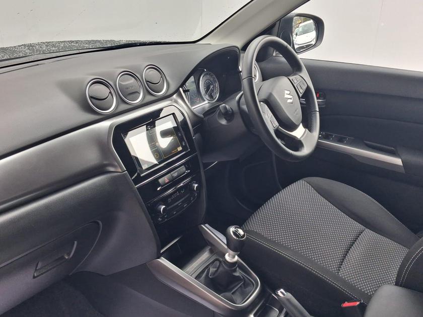 Suzuki Vitara Photo at-db5924d0ec034bf2bfb1fff8d7520796.jpg