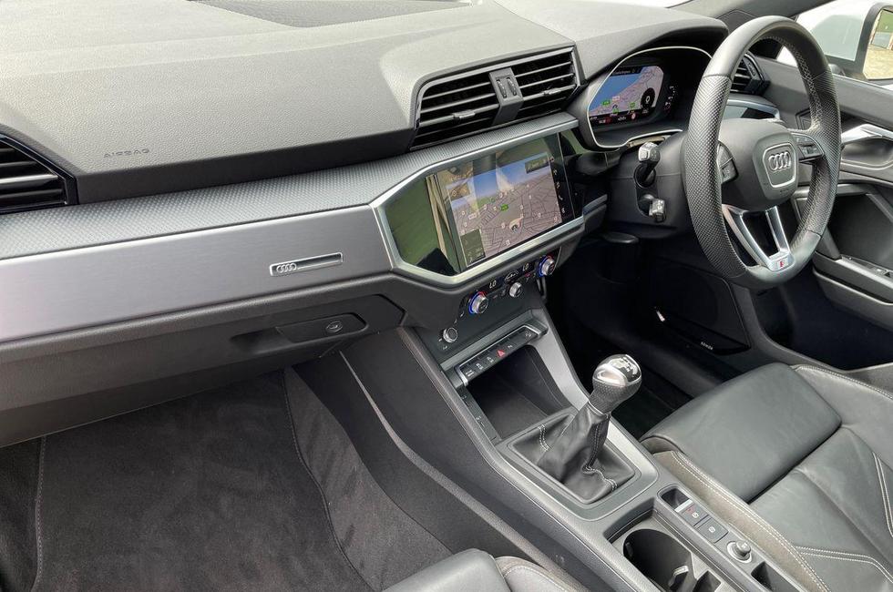 Audi Q3 Photo at-db5a86c39b5942cd9a33fa3e6eb5fbcb.jpg