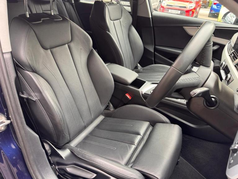 Used Audi A4 Avant WR22HGG 11