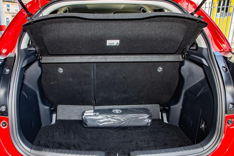 Used Toyota Yaris VN73KFK 24