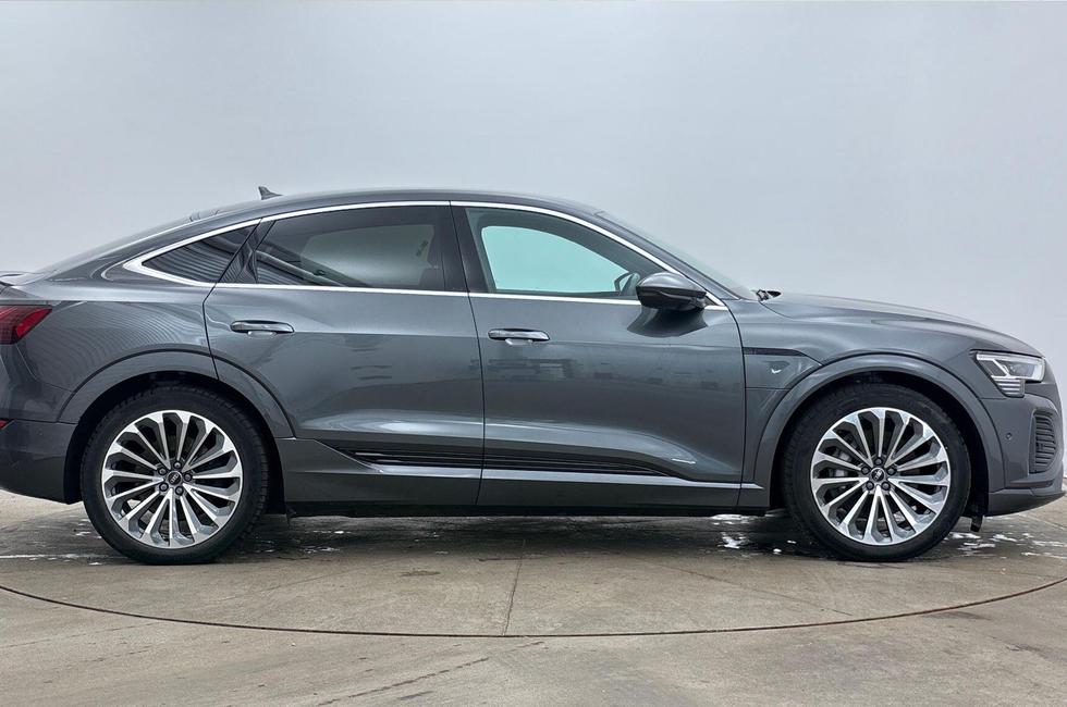 Audi Q8 Photo at-dc11e48cc79844f3886ec4d530b0411a.jpg