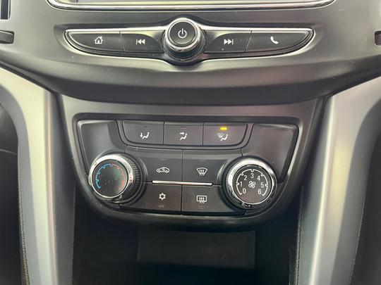 Vauxhall Zafira Tourer Photo at-dc48df4717084877b9942f0a954b4f1f.jpg