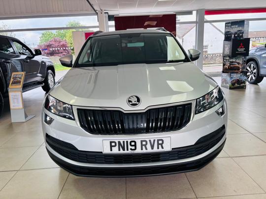 Skoda Karoq Photo at-dc5c02f44ba24b5c94bd8724ee7eb8e8.jpg