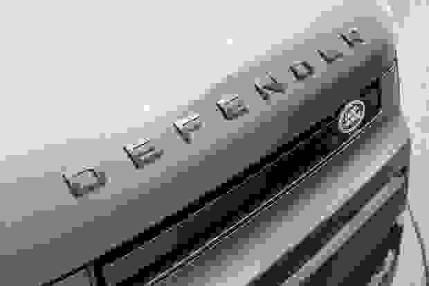 Land Rover DEFENDER Photo at-dc7c0ce87fe948bd900158f81bde9f63.jpg