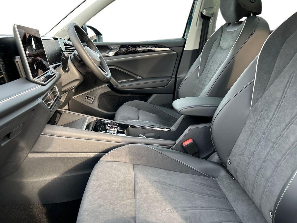 Volkswagen Tiguan Photo at-dcb7a286094a4e5e9fb1310076f73532.jpg