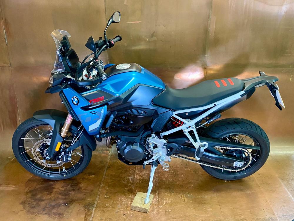 BMW F 900 GS Photo at-dcc997feb9b742d8a119d486c989fa86.jpg