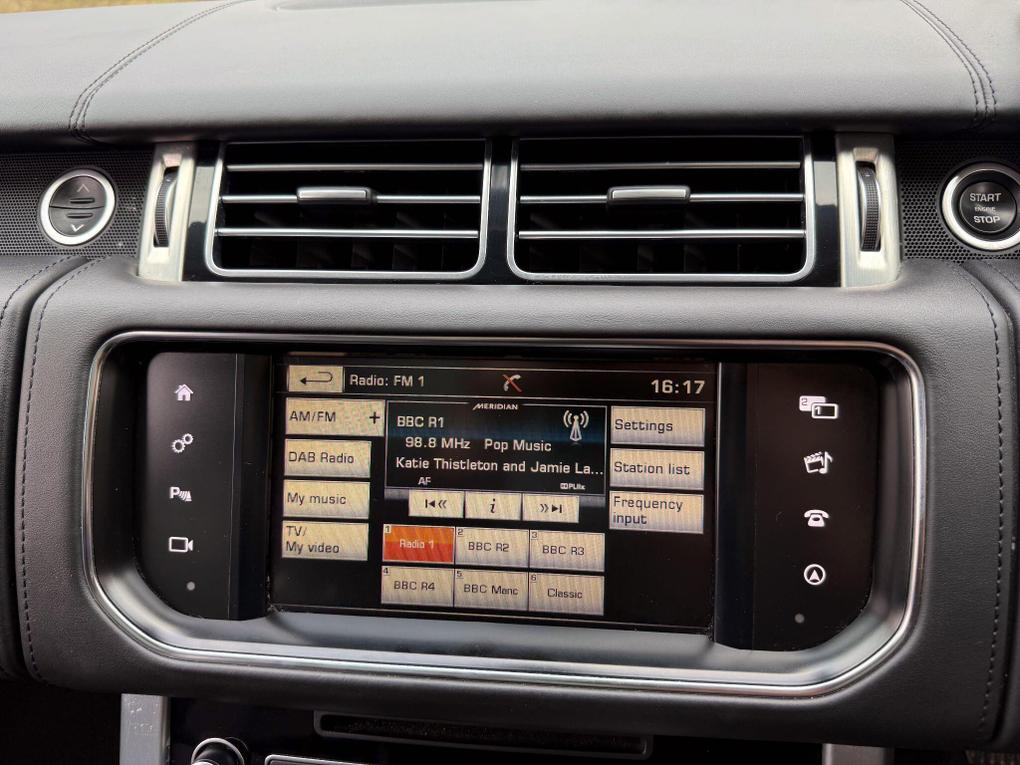 Used Land Rover Range Rover MM16HWH 24