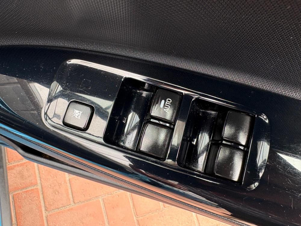 Used Mitsubishi Mirage Y26HEW 28