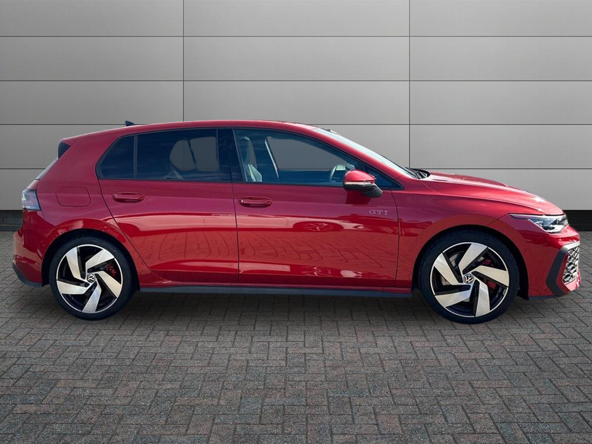 Volkswagen Golf Photo at-dce14bc4df4f4b2d883f1fbb0800bd67.jpg