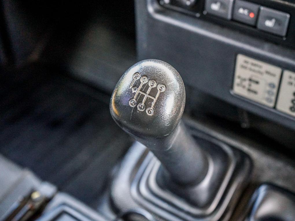 Used Land Rover Defender 110 AYZ2301 40