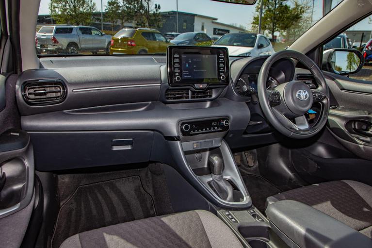 Used Toyota Yaris LS23OWV 6