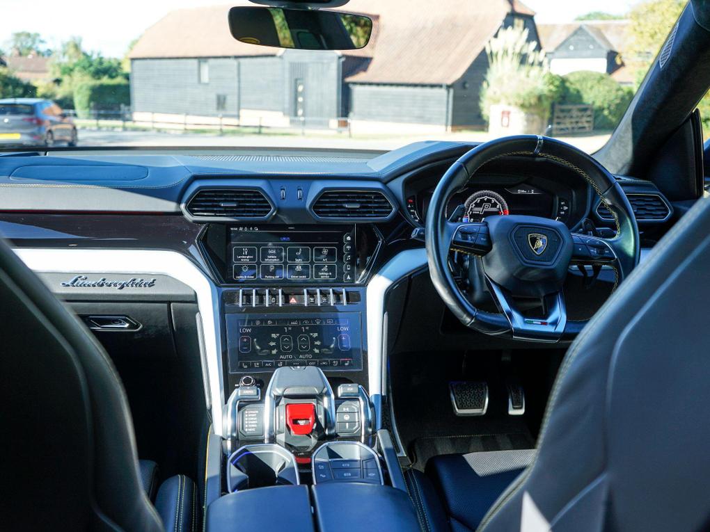 Used LAMBORGHINI Urus VN71OHA 18
