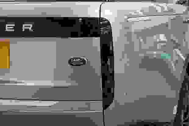 Land Rover RANGE ROVER Photo at-dd81d1409cf04ad6bc49b480968805bf.jpg