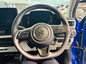 Suzuki Swift Photo 14