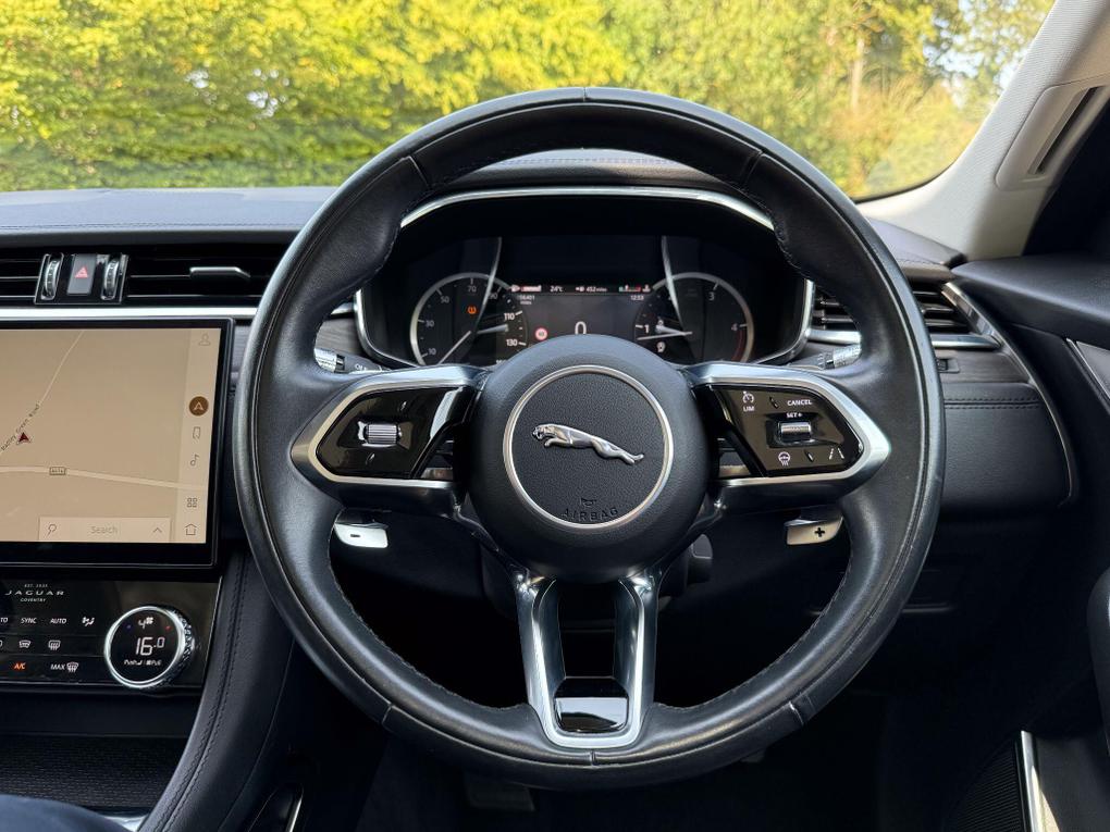 Used Jaguar F-PACE VU21CZX 7