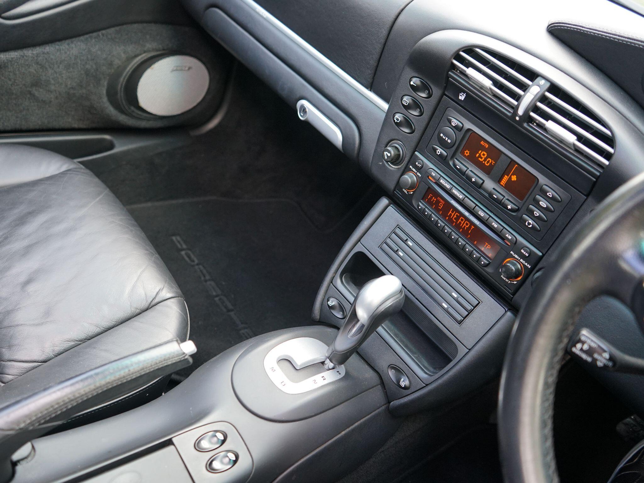 Porsche 911 3.6 996 Turbo Coupe 2dr Petrol Tiptronic S AWD (339 g/km, 414 bhp) — photo 6