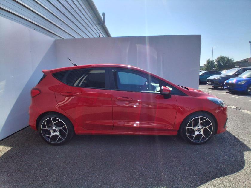 Ford Fiesta Photo at-ddc39902a7a54dfc9c8e89e95bf4ddb5.jpg