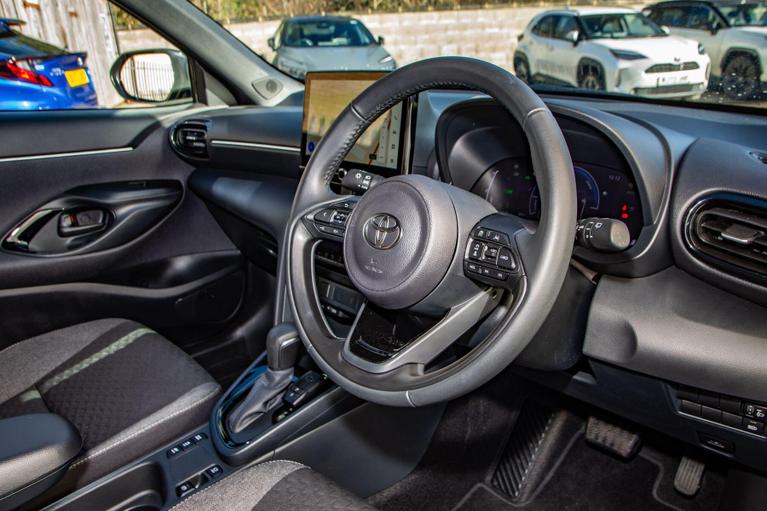 Used Toyota Yaris Cross GL24LNE 13
