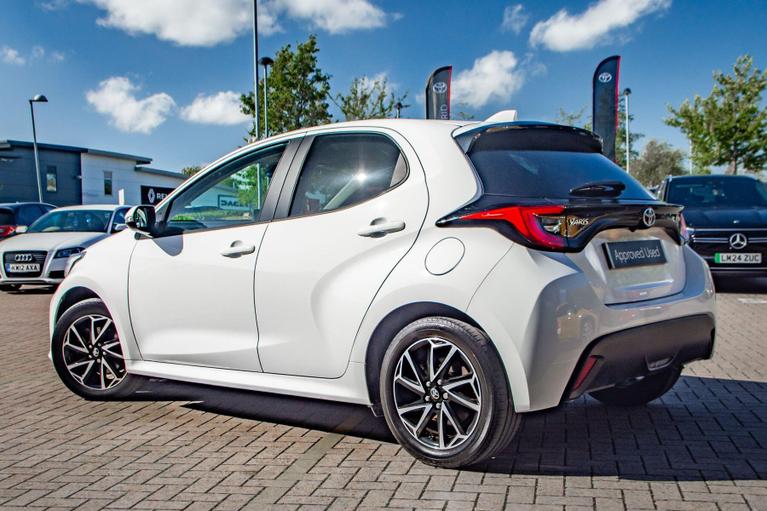 Used Toyota Yaris RE73SVD 19