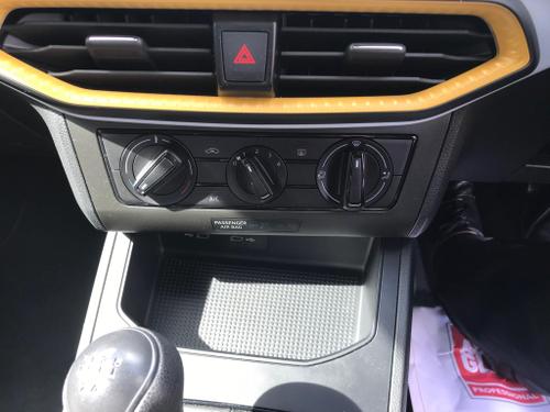 SEAT Arona Photo at-de2549b109f44783af9f0f1e58b63a18.jpg