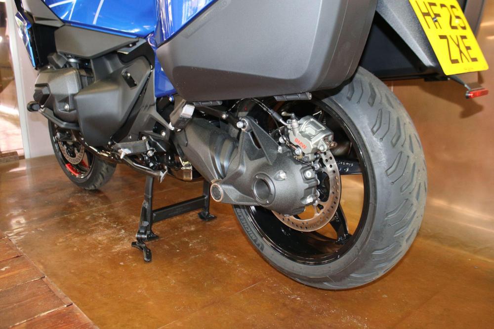 BMW R 1300 RT Photo at-de2c6eb62dc44f38ad50f33611c31e5c.jpg