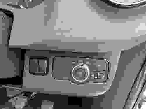 Mercedes-Benz Sprinter Photo at-de472a8a5aeb4de0817bb36c52e8c66c.jpg
