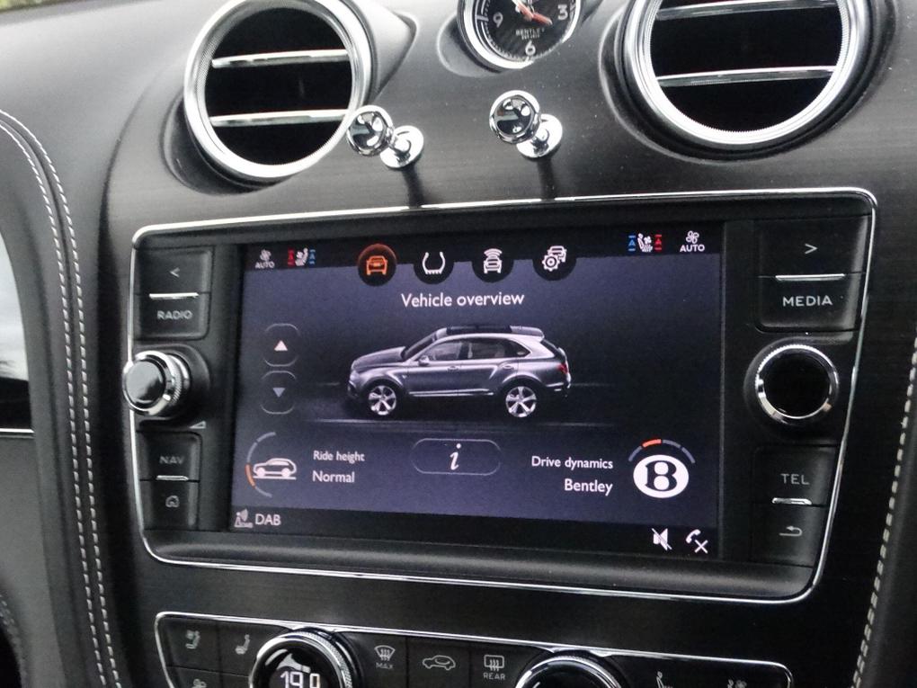 Used Bentley Bentayga LJ19YZS 27
