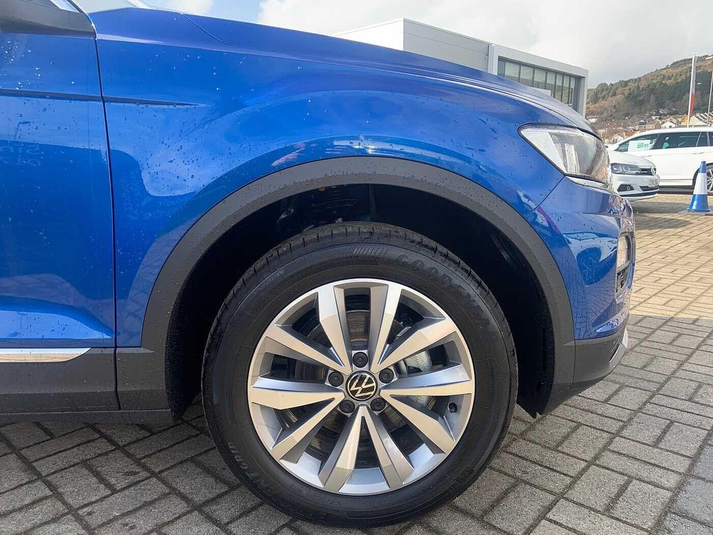 Volkswagen T-ROC Photo at-dea9bf7b5bcb4d11a201a5591542eda1.jpg