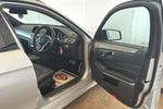 Mercedes-Benz E-CLASS Photo 24