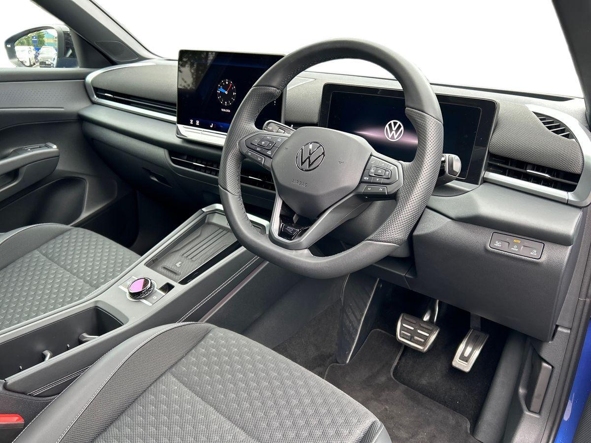 Volkswagen T-roc Photo at-deeb84b4cf1c4de38c216f5f01c77723.jpg