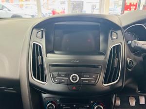 Ford Focus Photo 34