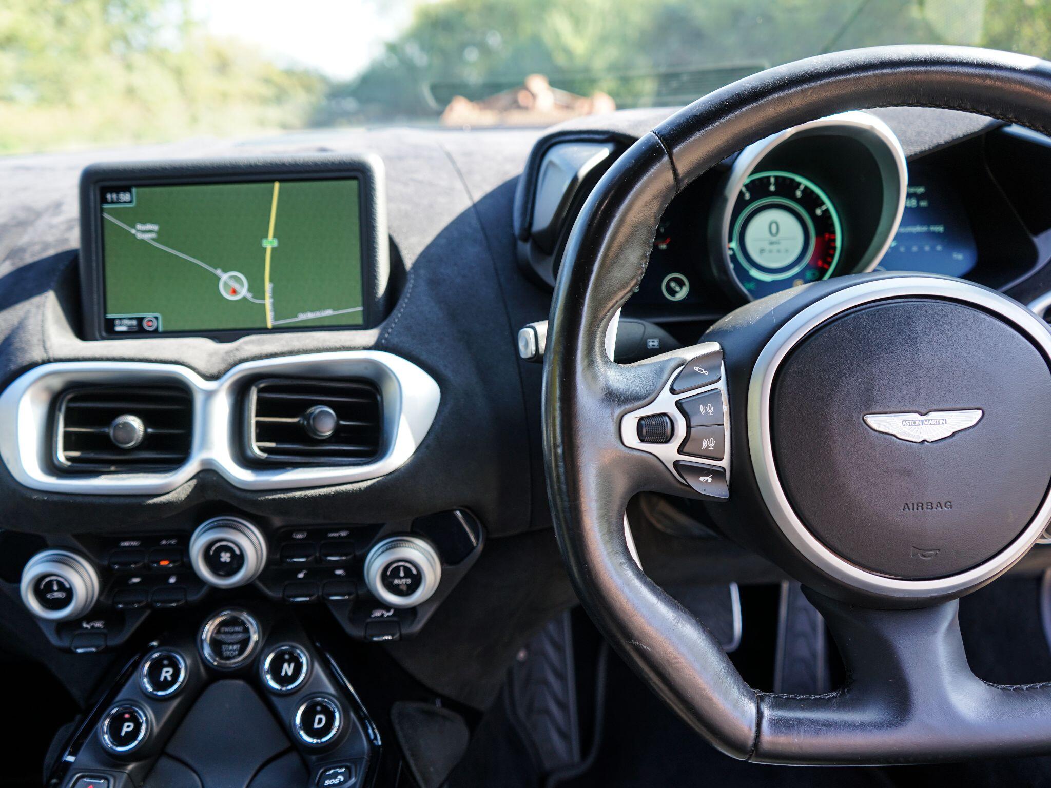 Aston Martin Vantage 4.0 V8 Auto Euro 6 2dr — photo 8