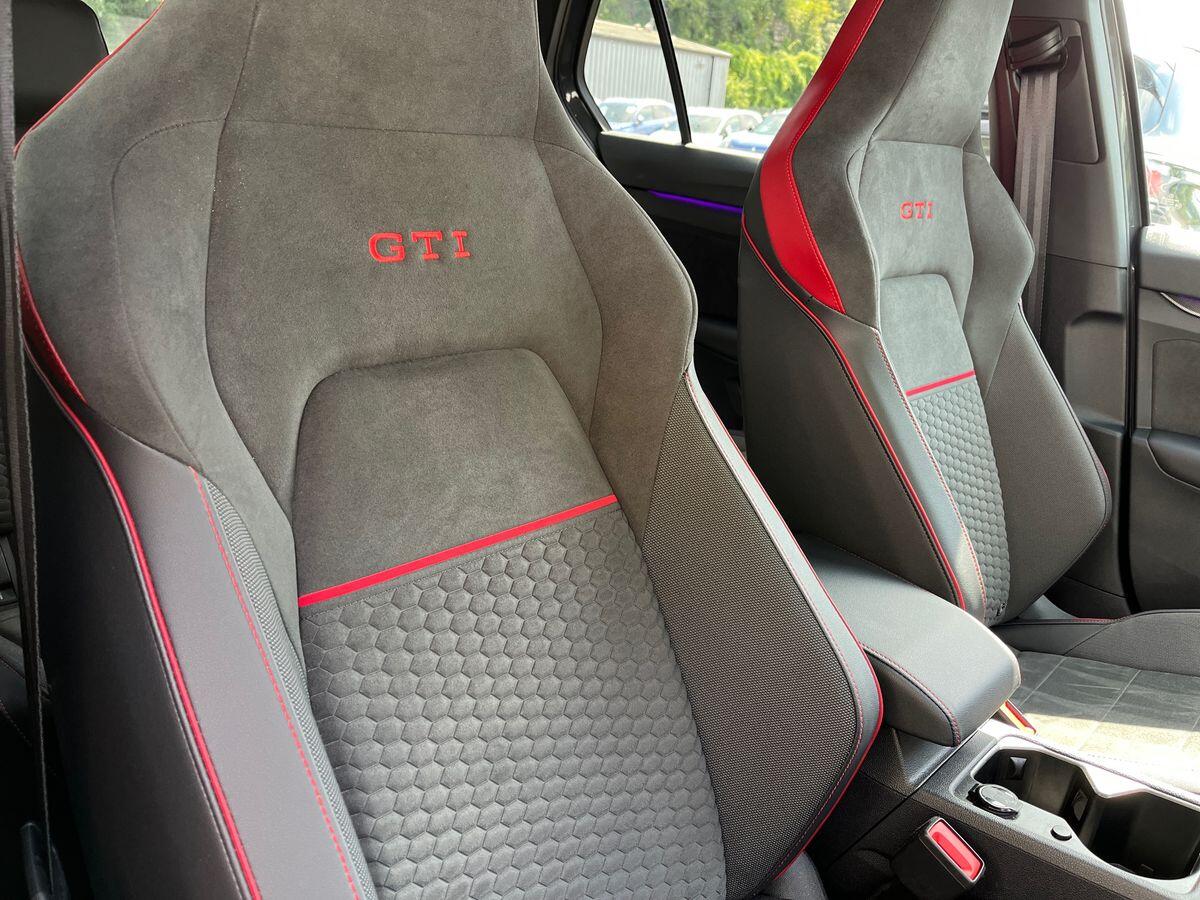 Volkswagen Golf Photo at-df31177f781e4bb8940eb34ee0ebda80.jpg