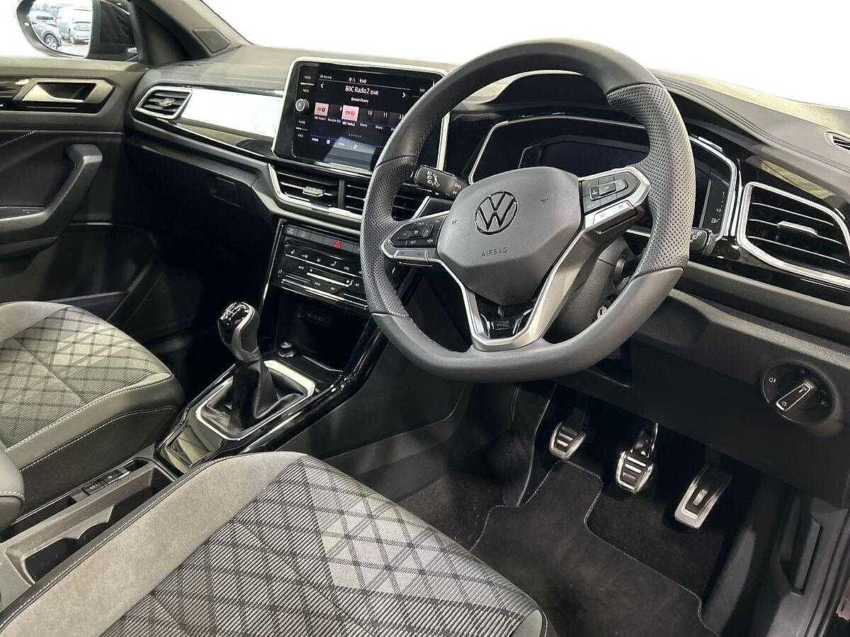 Volkswagen T-Roc Photo at-df50b228718f48f89a8553b4d285890a.jpg