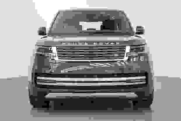 Land Rover Range Rover Photo at-df8a66ed46464e2ba36b84bf1e730818.jpg