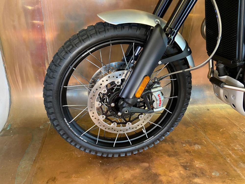 TRIUMPH Scrambler 1200 Photo at-df92ae4176b143e3bc3744808a5441a8.jpg