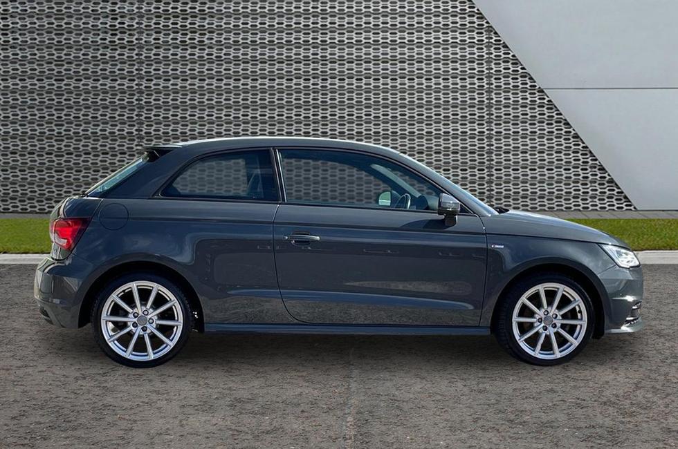 Audi A1 Photo at-df962652e1ca45a7910c5286011d4f2b.jpg