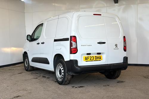 Peugeot PARTNER Photo at-dfae54d4b01246eab3901145aed09358.jpg