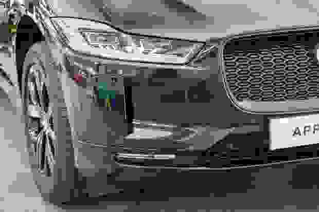 Jaguar I-PACE Photo at-dfb95118da7e4041bf78952c1abe0097.jpg
